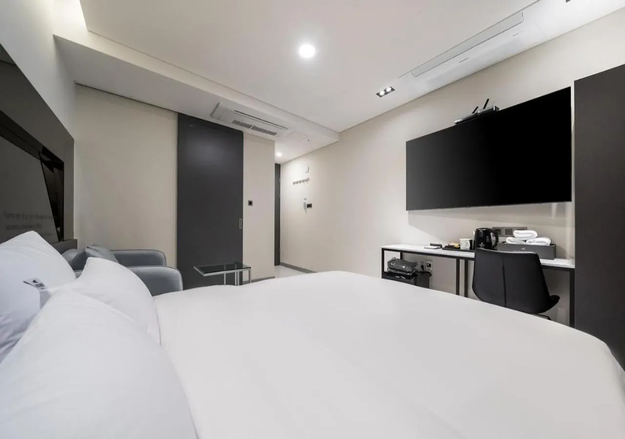 Incheon Hound Geomdan New Town Branch Hotel