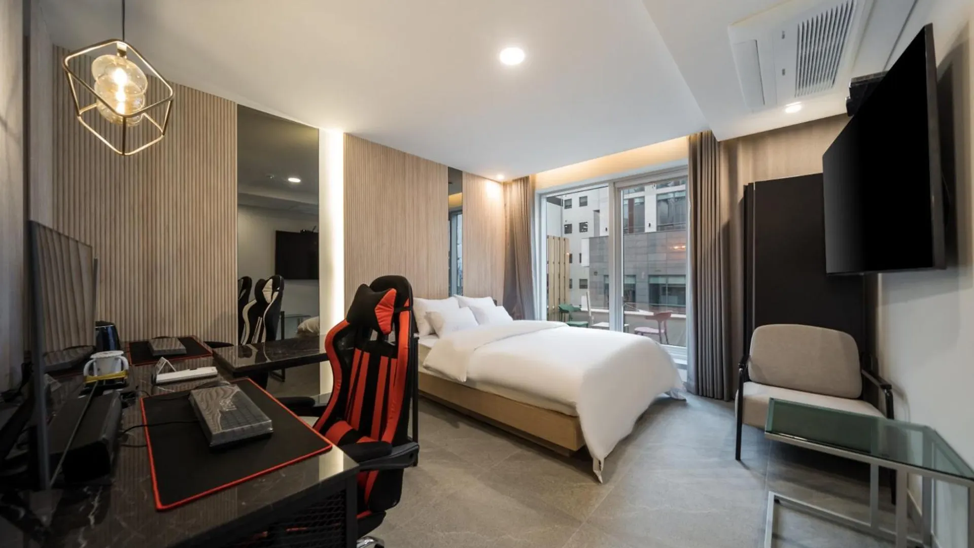 Incheon Hound Geomdan New Town Branch Hotel