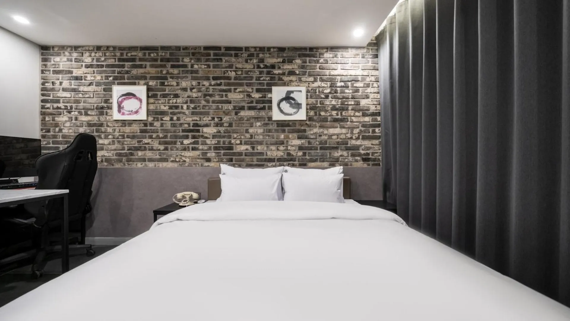 Incheon Hound Geomdan New Town Branch Hotel