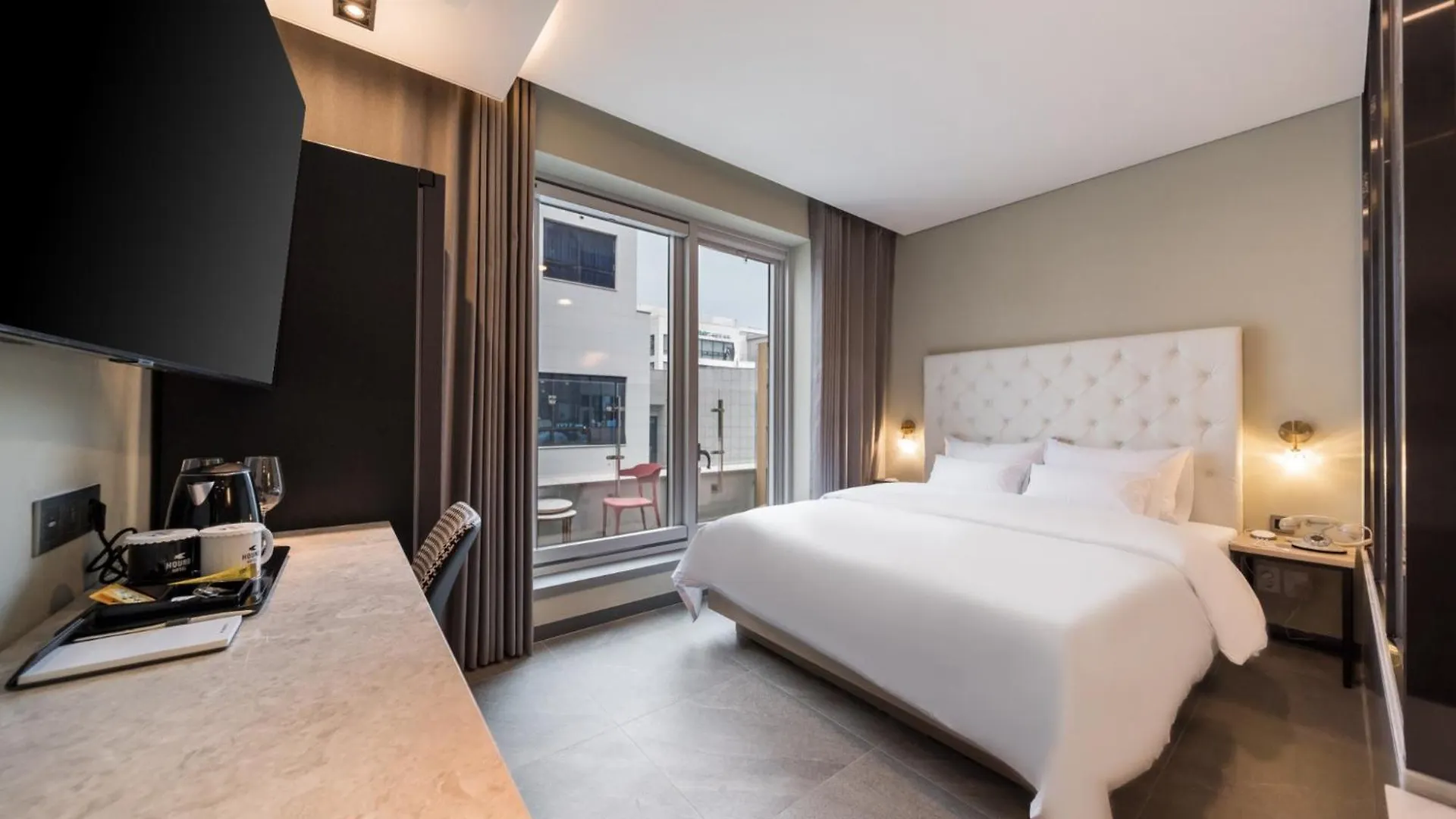Incheon Hound Geomdan New Town Branch Hotel