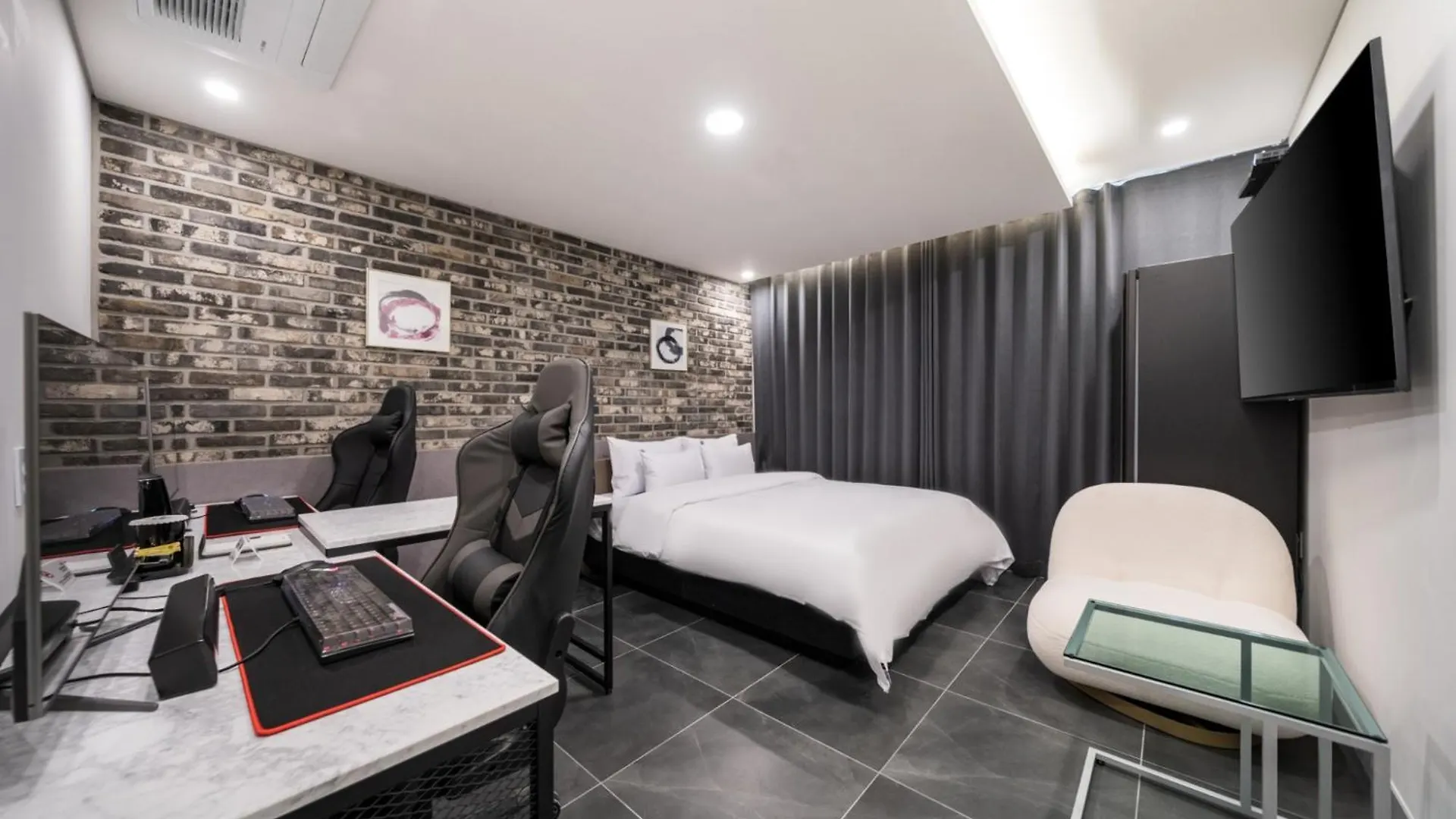Incheon Hound Geomdan New Town Branch Hotel