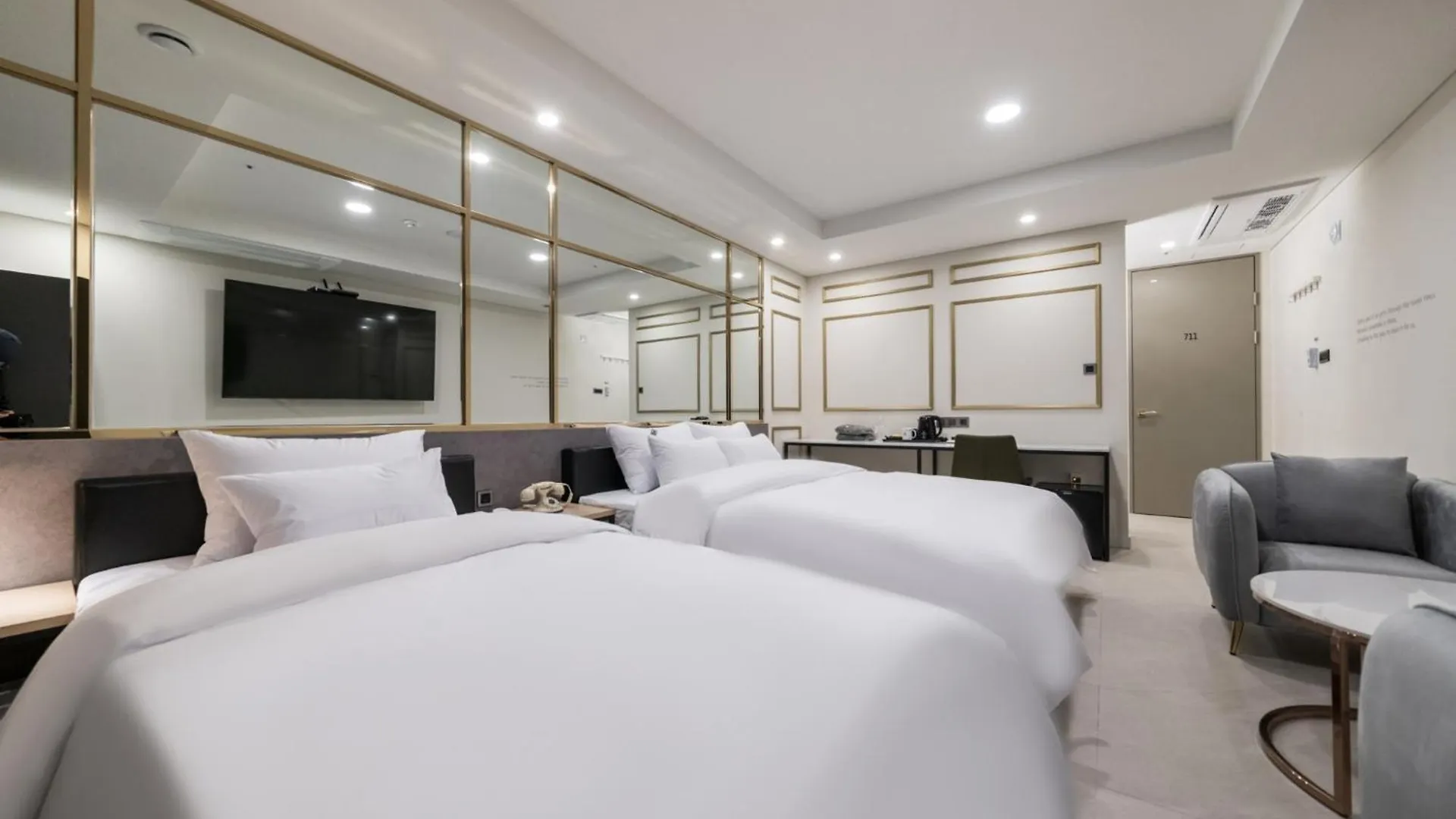 Incheon Hound Geomdan New Town Branch Hotel