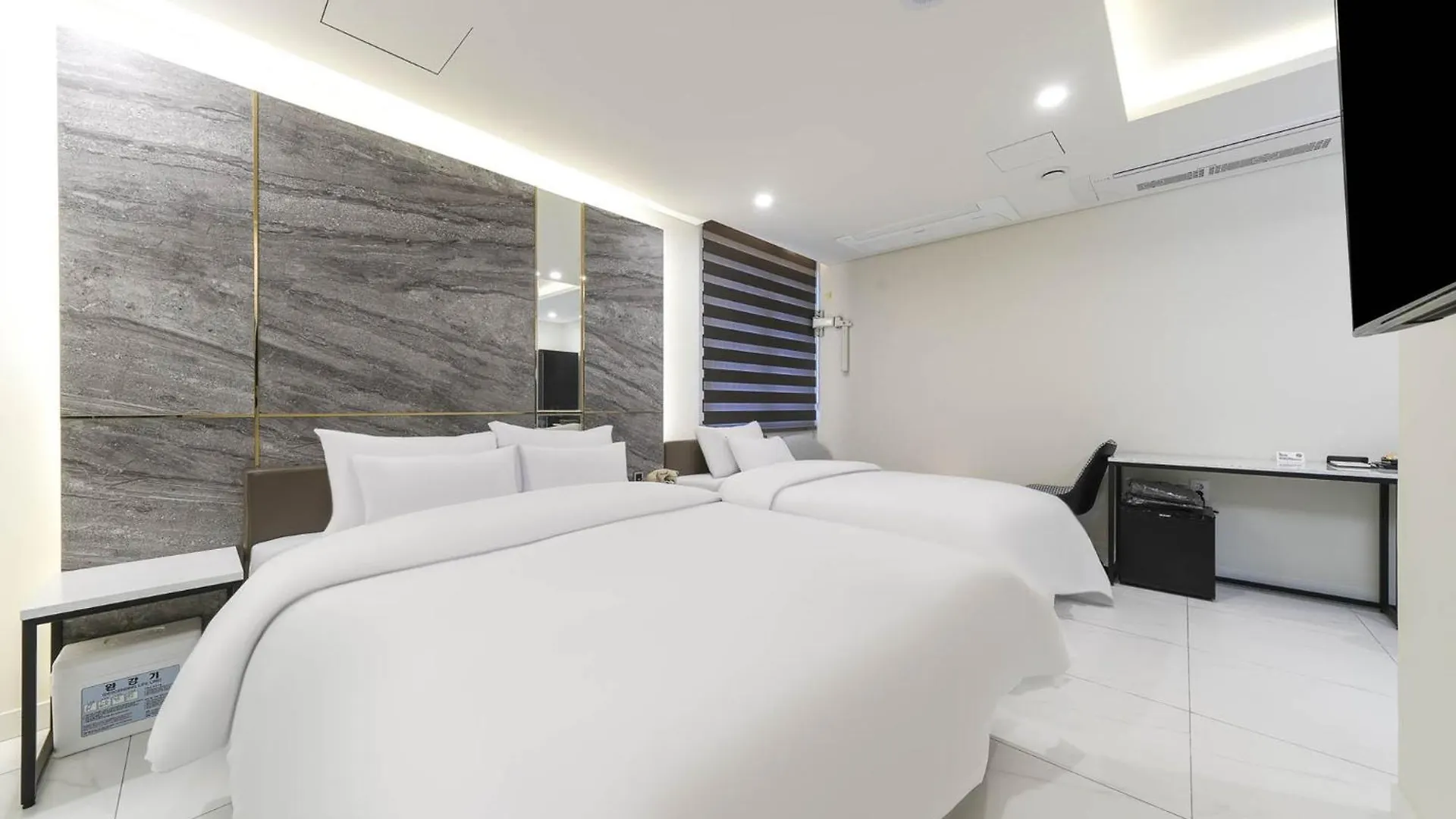 Incheon Hound Geomdan New Town Branch Hotel