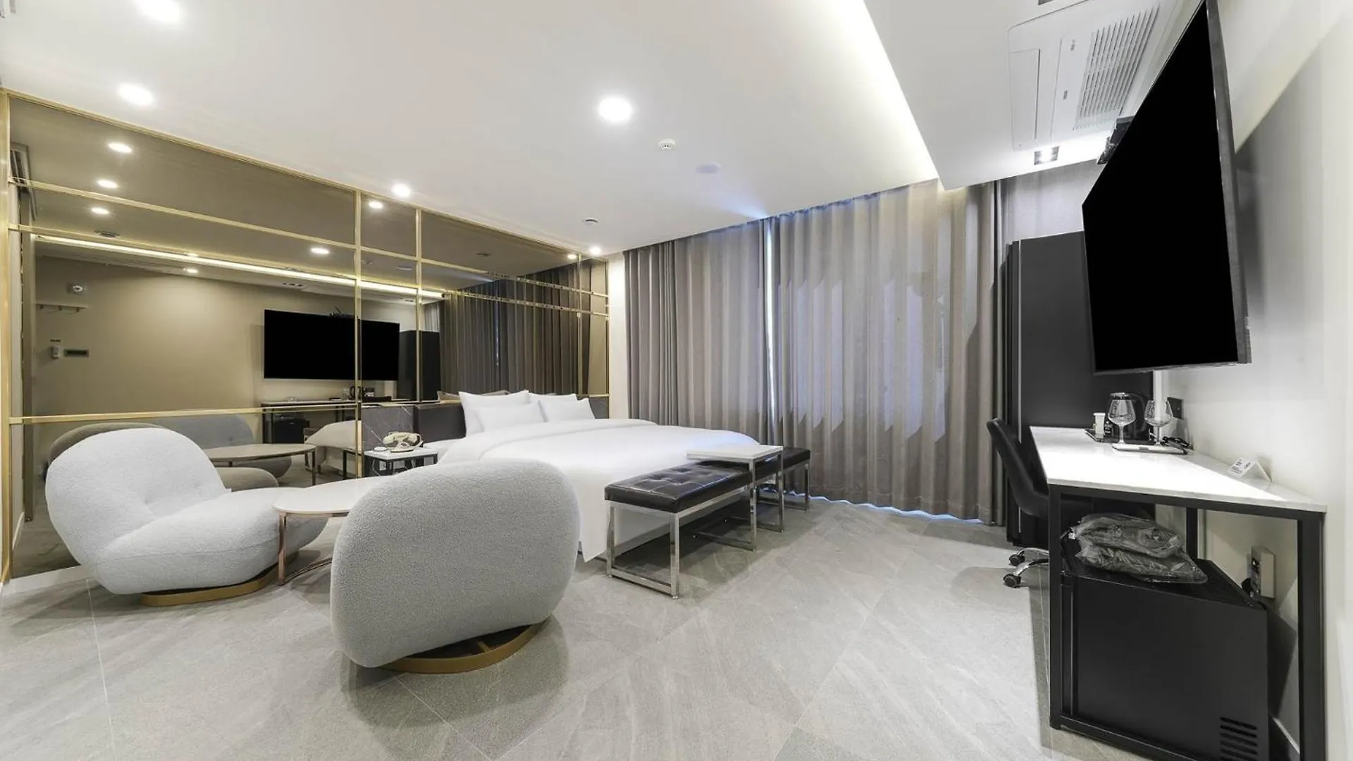 Incheon Hound Geomdan New Town Branch Hotel 0*,  South Korea