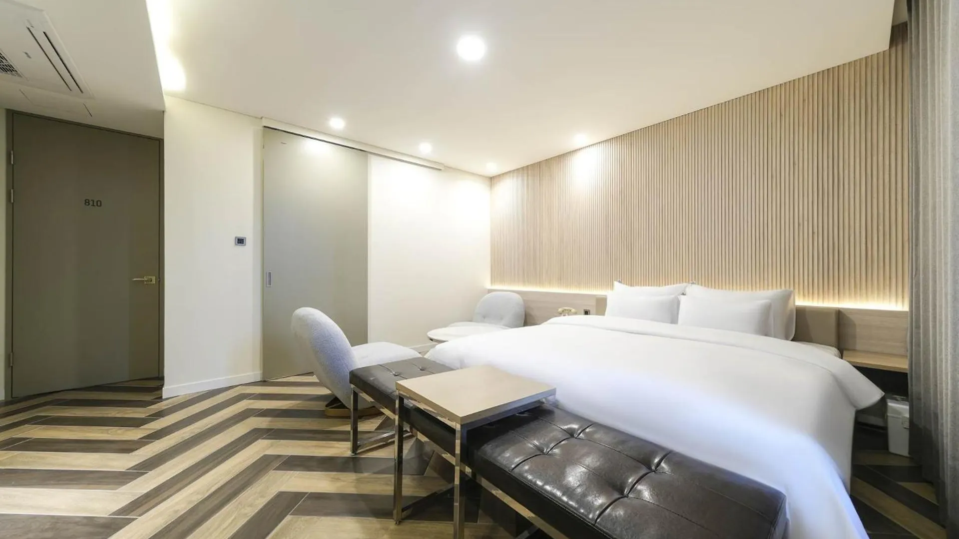 Incheon Hound Geomdan New Town Branch Hotel