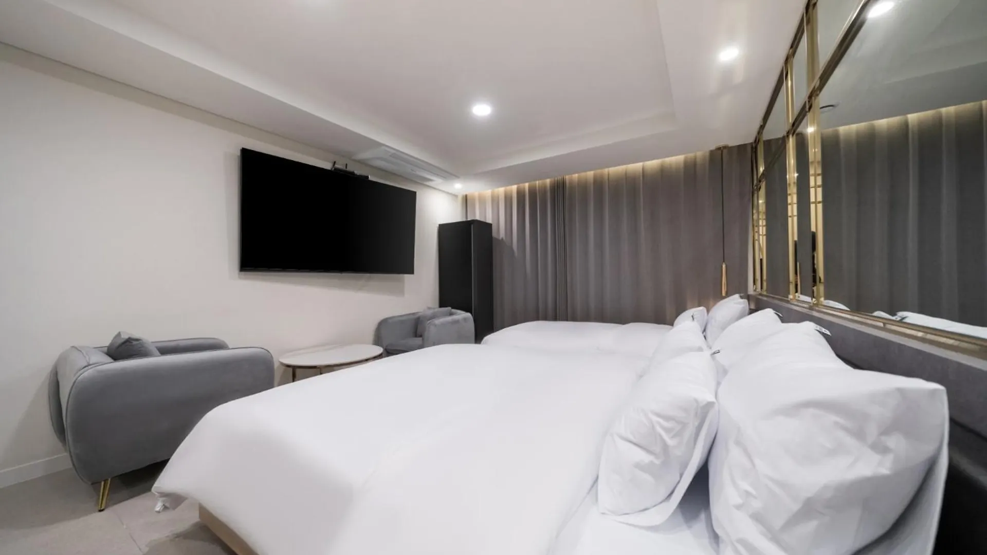 Incheon Hound Geomdan New Town Branch Hotel