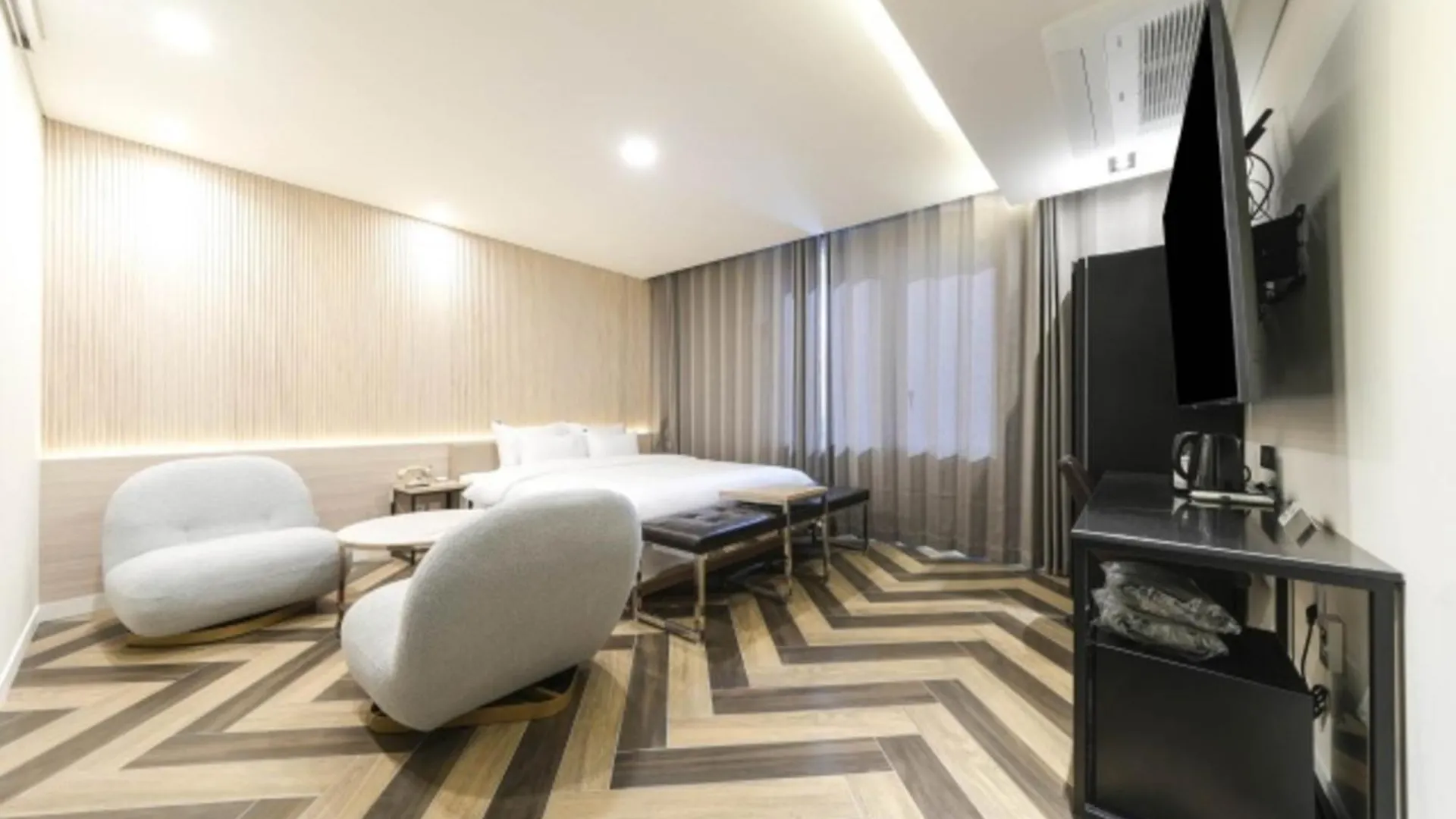 Incheon Hound Geomdan New Town Branch Hotel