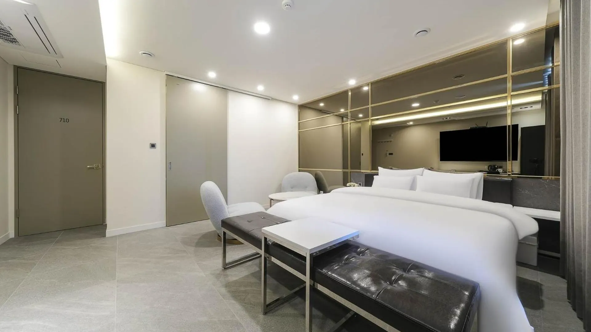 Incheon Hound Geomdan New Town Branch Hotel